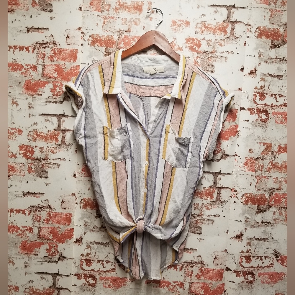 Thread Supply short sleeve button up shirt